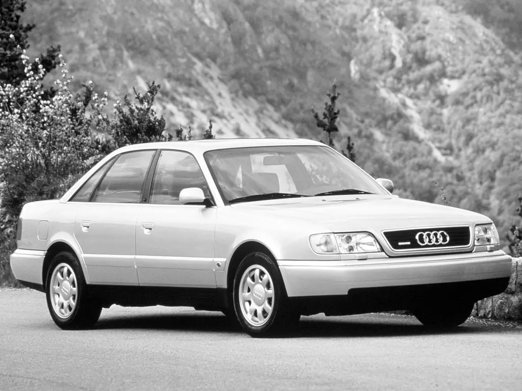 Audi A6 (4A2) 1 поколение, седан (06.1994 - 12.1997)